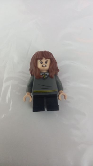 Продам минифигурку Гермионы