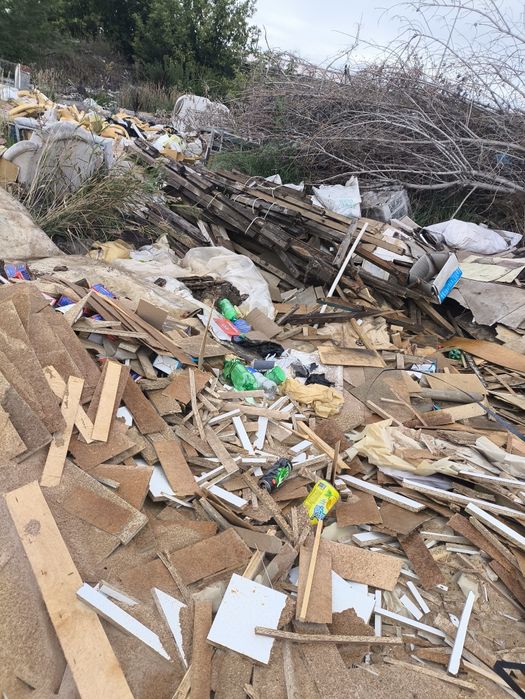 Дрова мебель старая