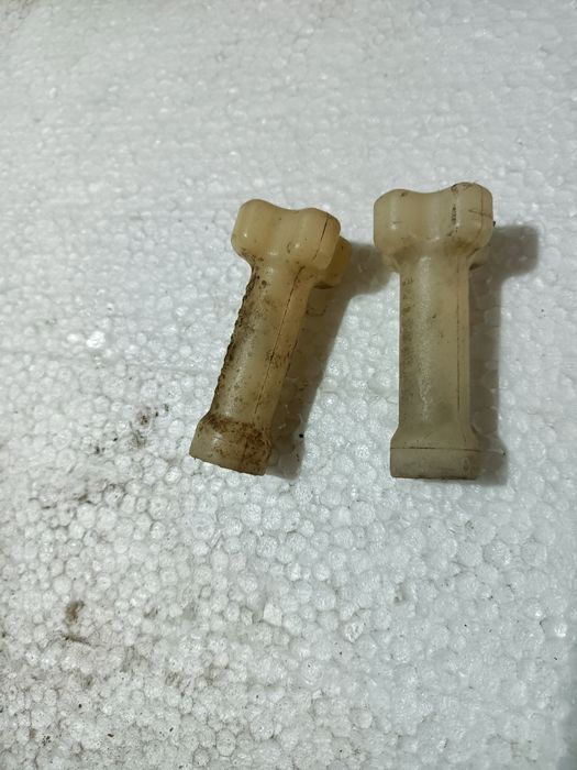 Крепежи за Мерцедес 124