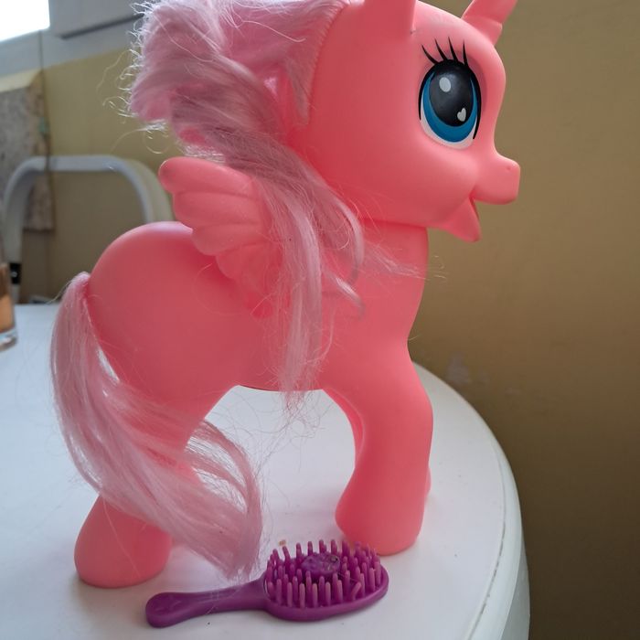 Пони- барби,,еднорози и ниско с голяма коса