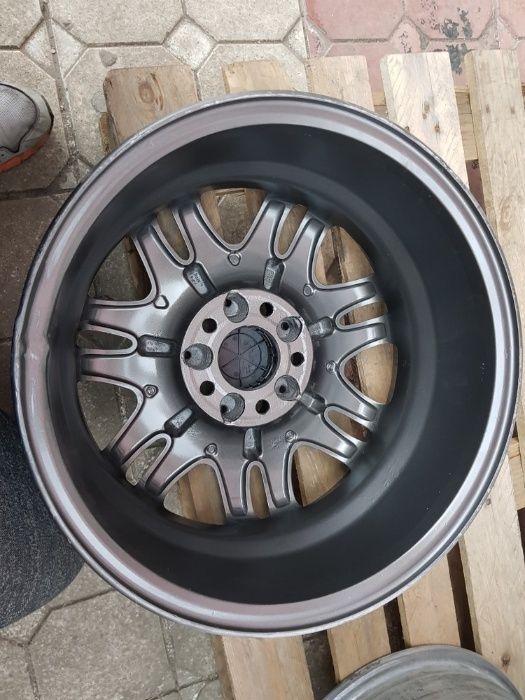 Jante originale Mercedes Vito 6.5x16 et 60 5x112