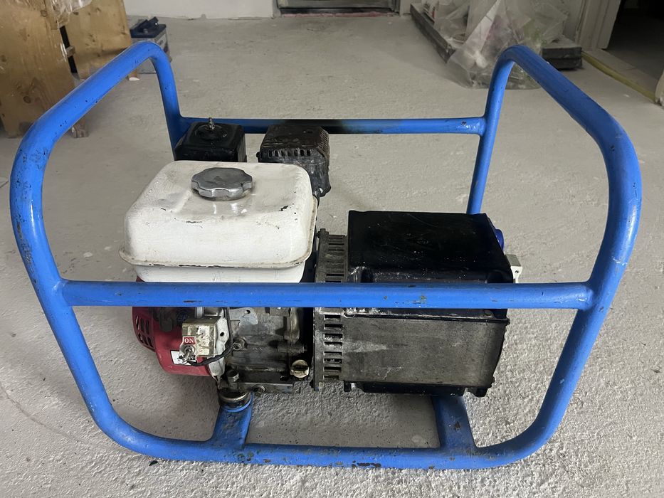 Generator electric 3.9kw / motor honda GX120 / pentru sudura