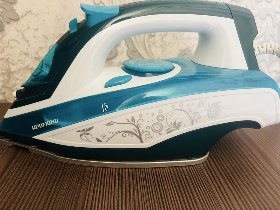 Срочнооо!!! Продам утюг, фирма Redmond почти новый