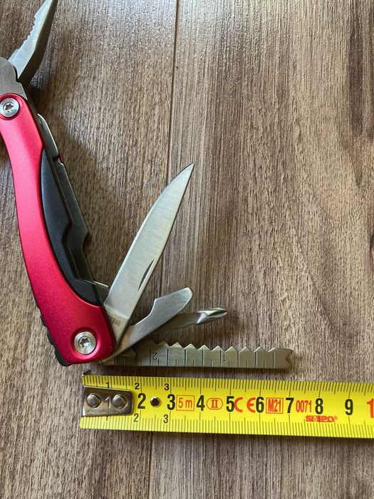 IMPECABIL - briceag multifuntional