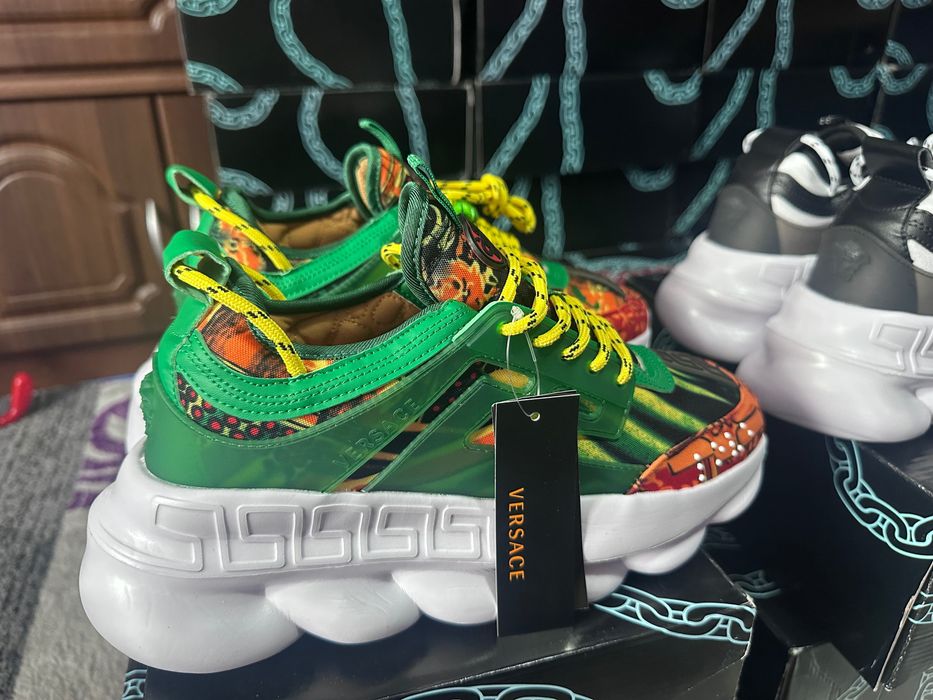 Versace Chain Reaction