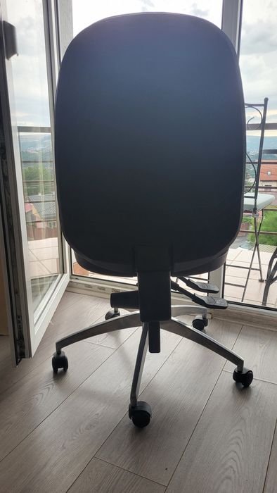 Scaun de birou negru