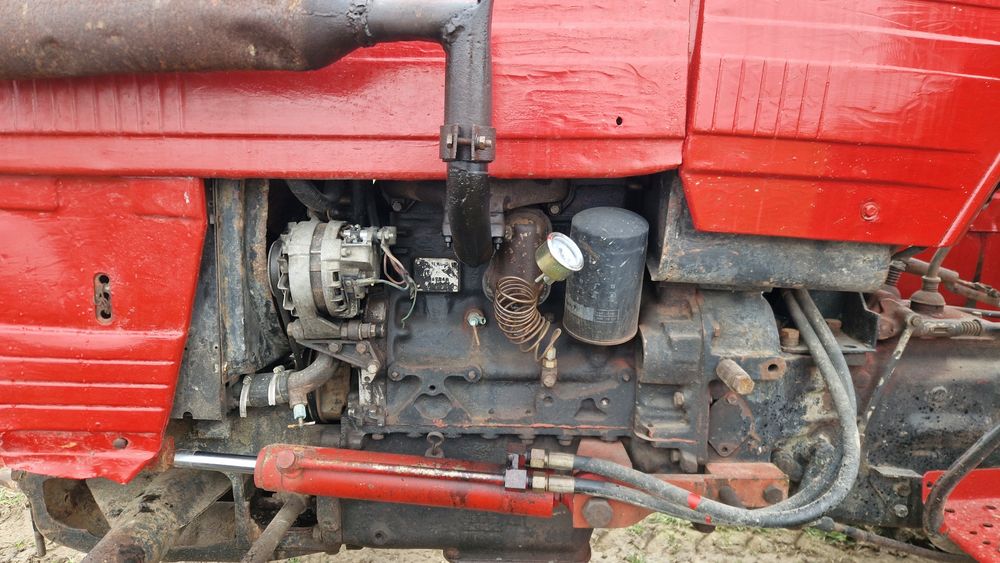 Tractor universal 445