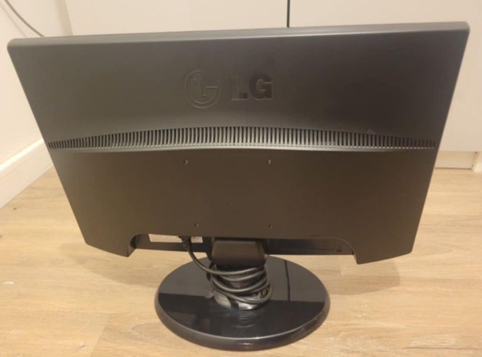 Vând monitor Lg flatron