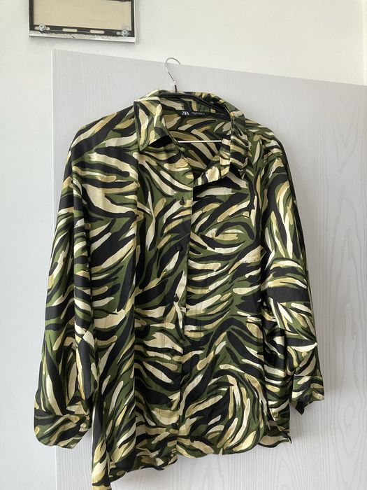 Прекрасни рокли и ризи