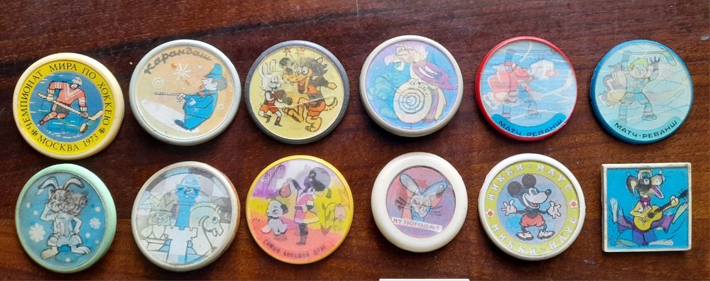 Значки детские переливающие.