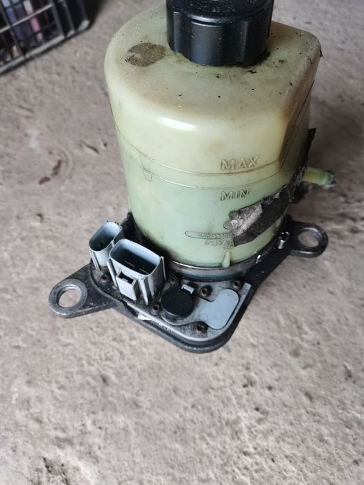 Pompa servodirectie kuga 2010