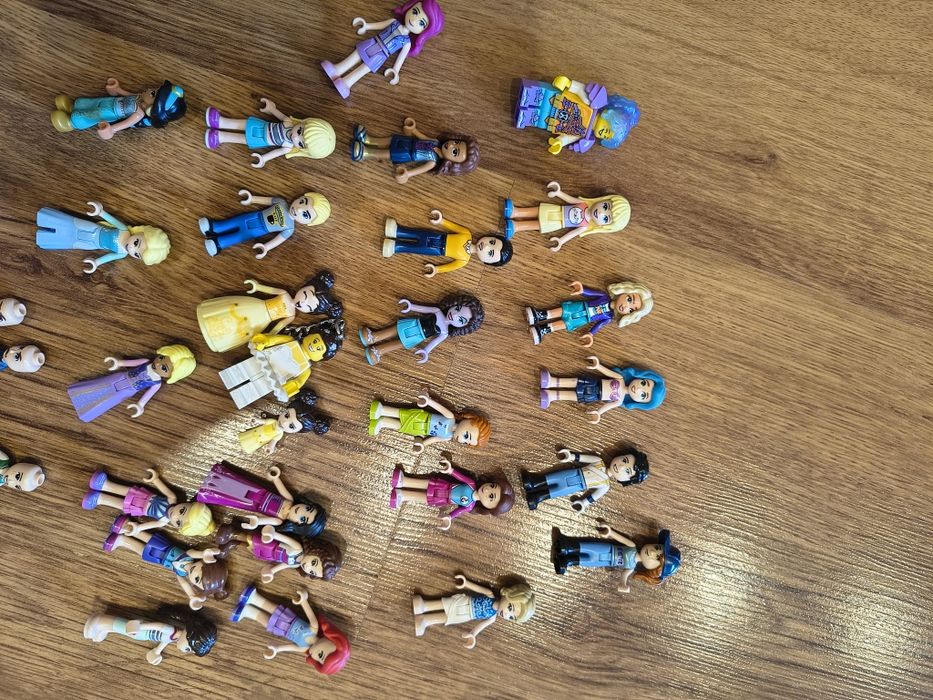 Lot cărți / figurine lego friends