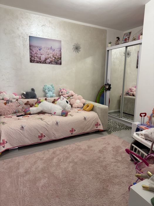 Vand Apartament 3 camere