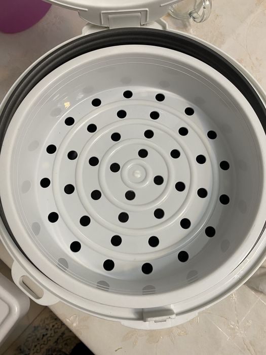 Мультиварка почти новое