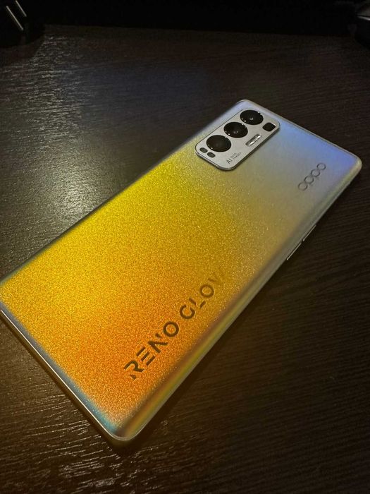 телефон Oppo Reno 5 Pro Plus 5G Glow