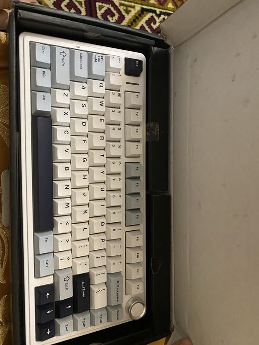 продам aulu f75