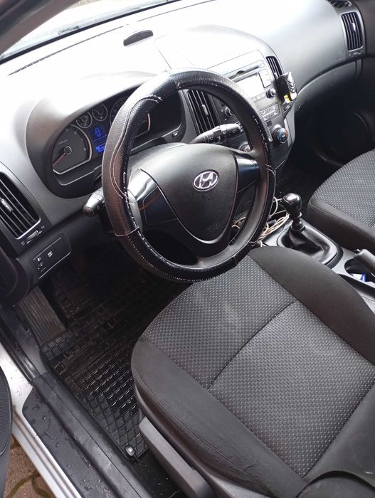 HYUNDAI i30 2010 — imagine 3