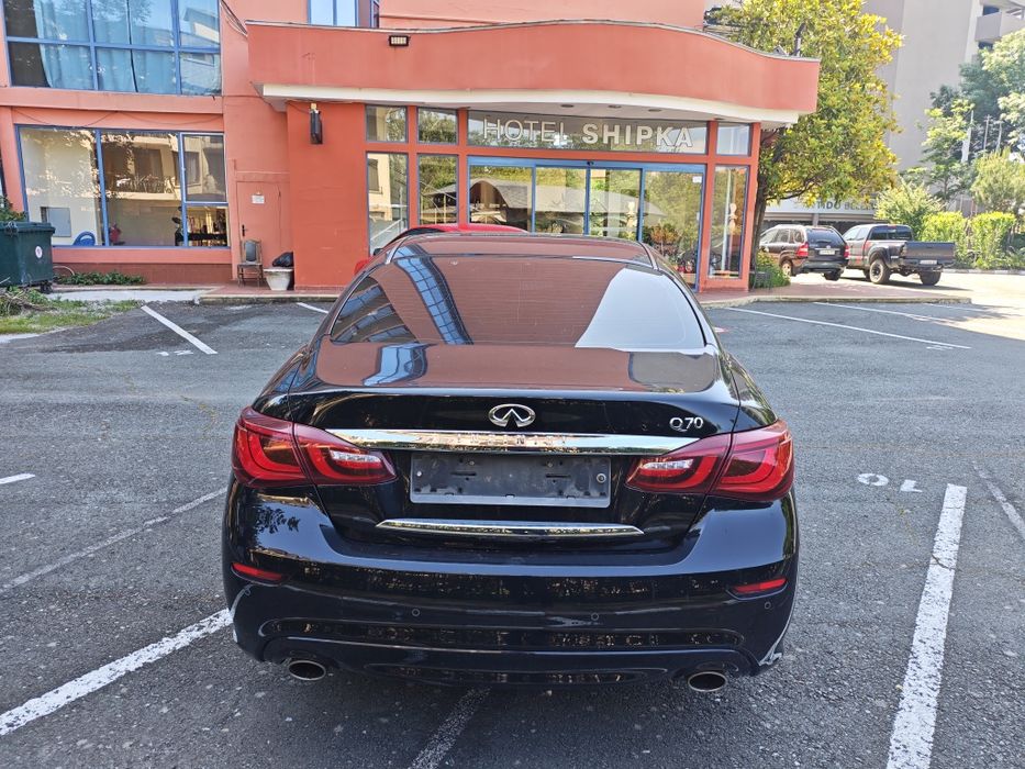 Продавам infinity Q70 - 3.7 - 334 hp - 2017 г. - 176 000 км