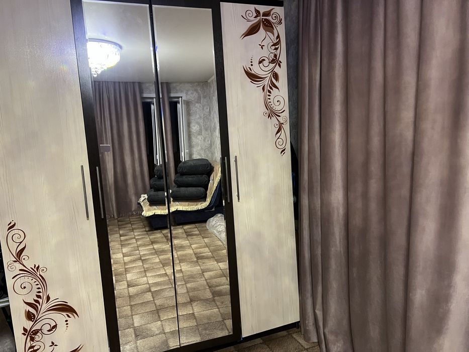 Продаю шкаф спальный