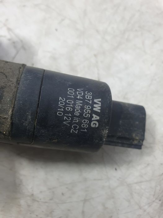 Pompa vas lichid parbriz 3b7955681 Audi A4 B8/8K (2007 - 2011)