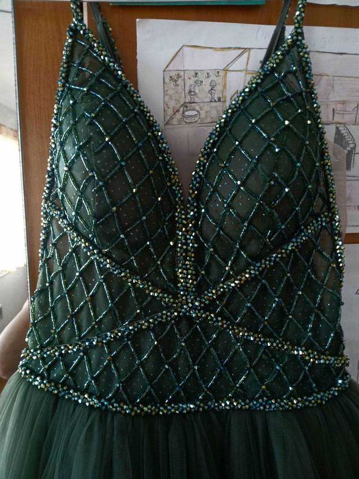 Продавам абитуриентска рокля