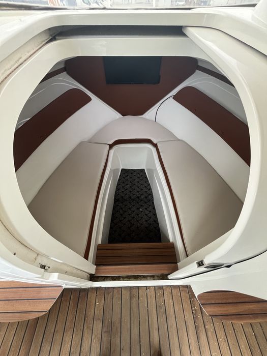 Ambarcatiune Pegazus 550 cabinata; motor honda 150;