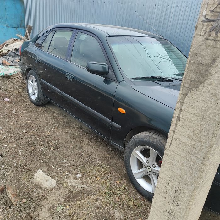 Продаю мазду 626