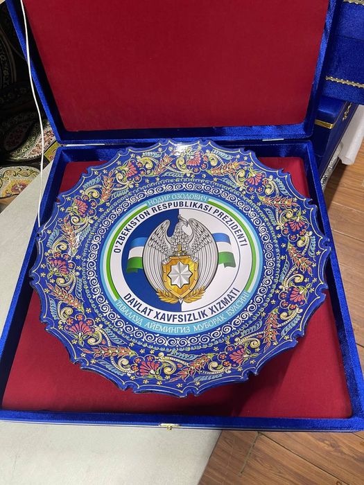 Лаган ва вазага   лого бренд ва расм тушириш хизмати