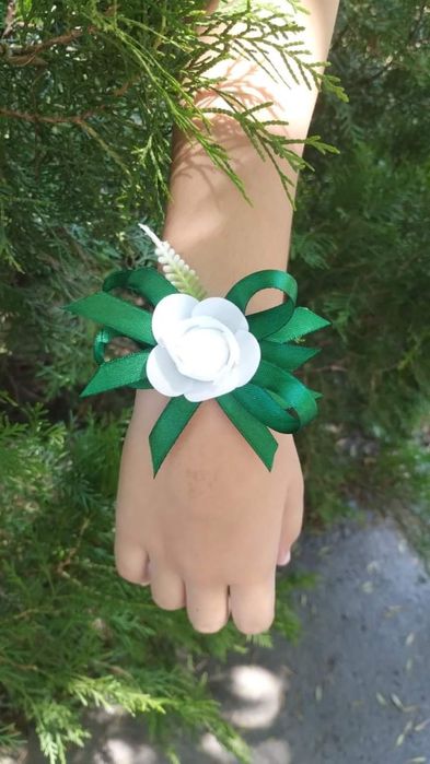 Бутониера за ръка