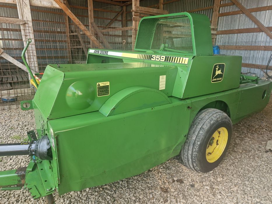 Presă balotiera John Deere 359