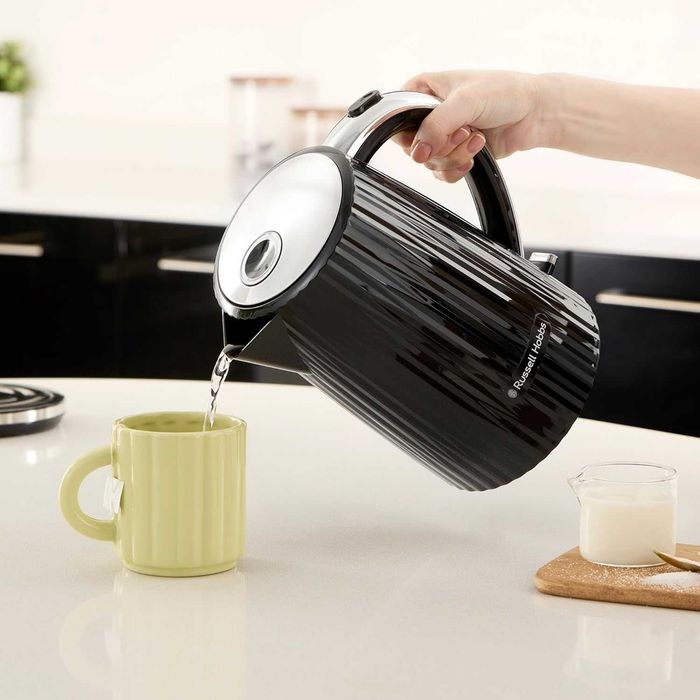Кана Russell Hobbs Eden RHK2736BLK текстуриран дизайн, капак, отварящ се с натискане, основа въртяща се на 360° прозорец за вода с манометър 1,7 л