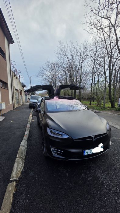 Tesla  Model X 100D prețul este in euro