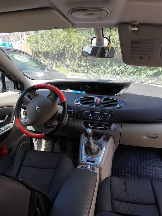 Renault Grand SCENIC 2012
