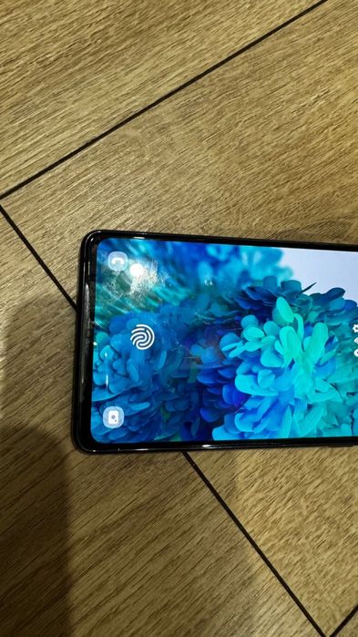 Samsung S20Fe Тем