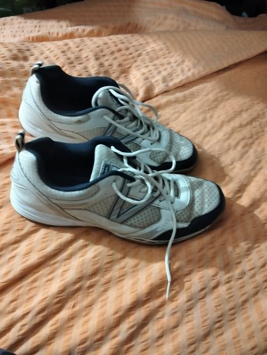 Adidași măsura 46