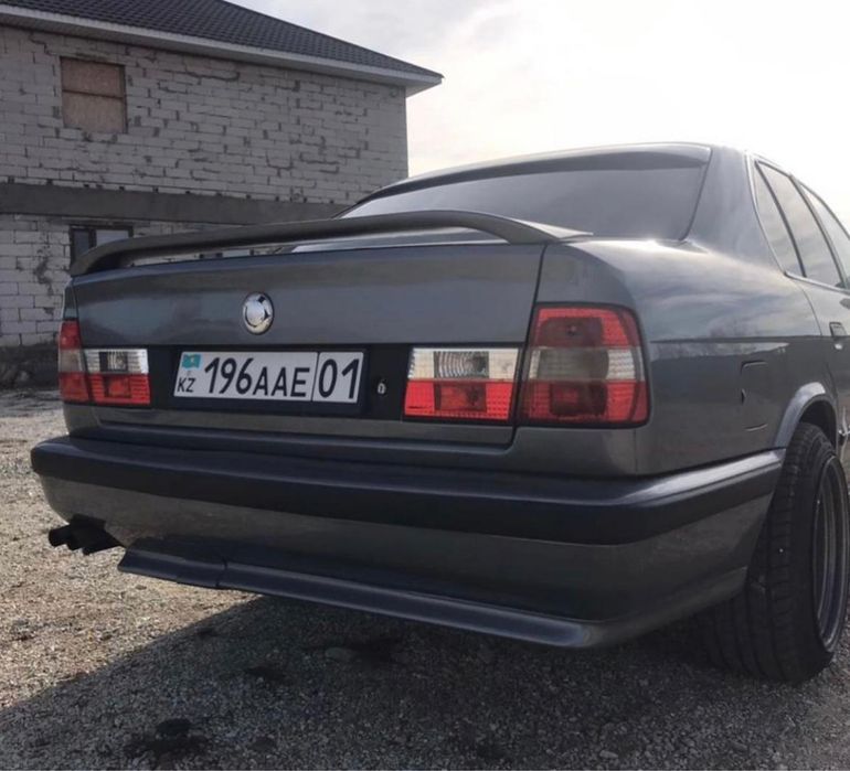 Бампер  на Бмв е38 7 серии