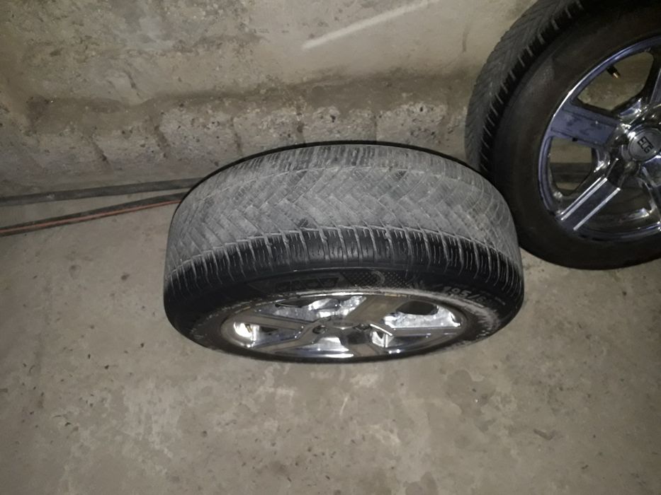 Продаётся Сака диски R15  цена 1.800милион сум