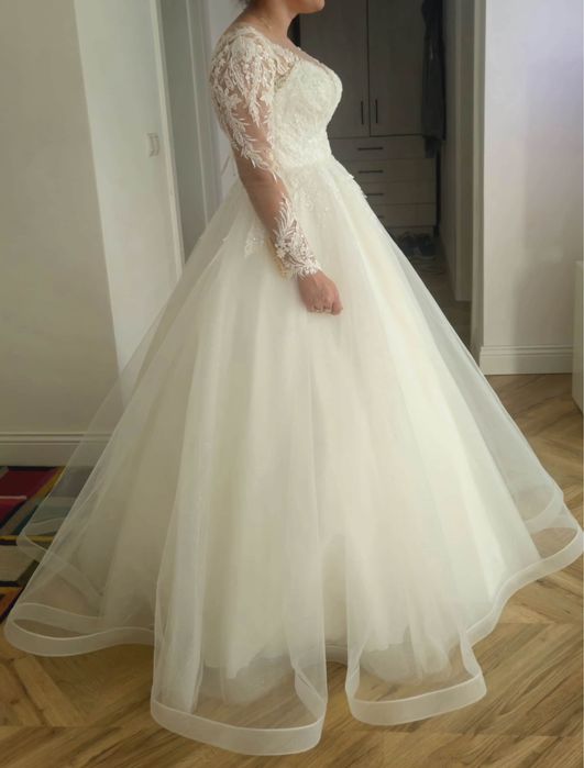 Vand rochie mireasa noua