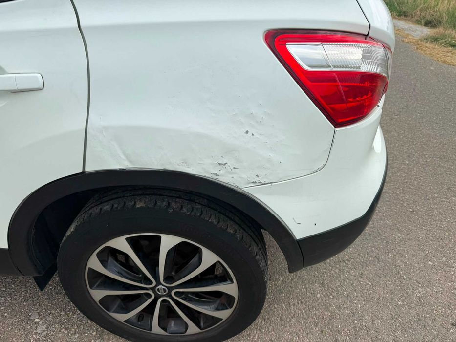 Nissan Qashqai an 2011 usor avariat