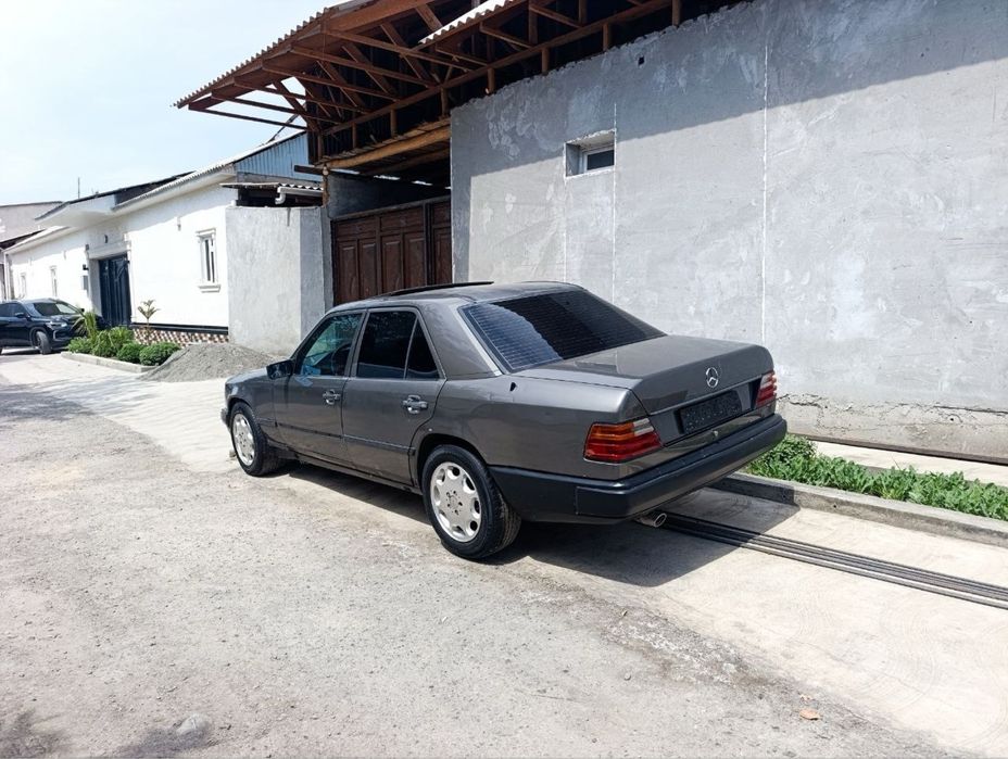 Mercedes Benz W124 E230