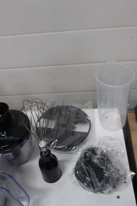 Moulinex Infinyforce Pro DD95JD10 1200W 5в1, лек дефект на едната купа