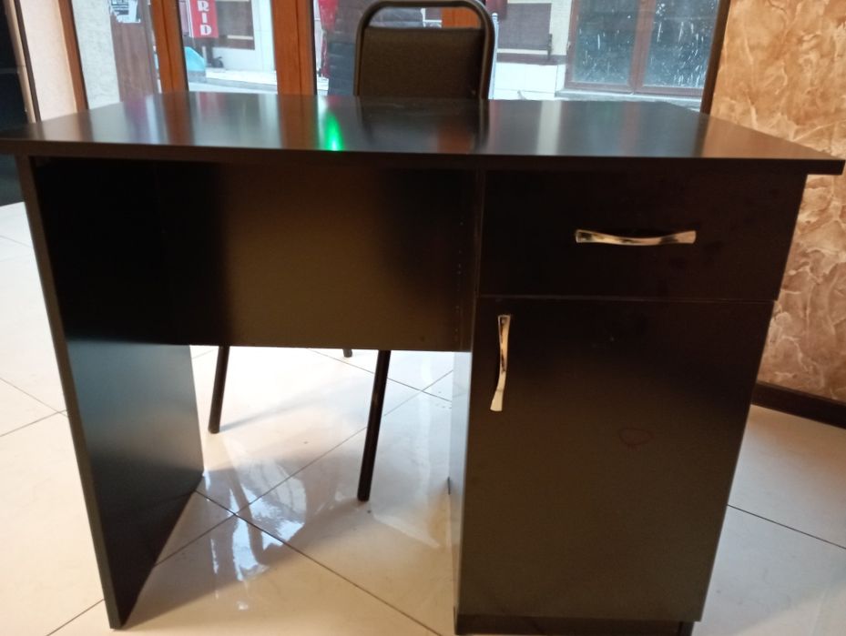 Zudlik bilan Ofis jihozlari sotiladi.