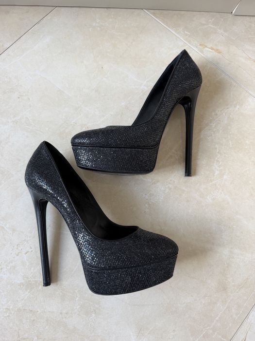Casadei блестящо черни обувки
