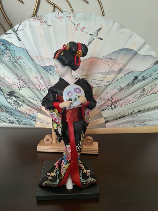 Colecție 6 figurine gheișe 25 cm – costume textile, colecție decorativă