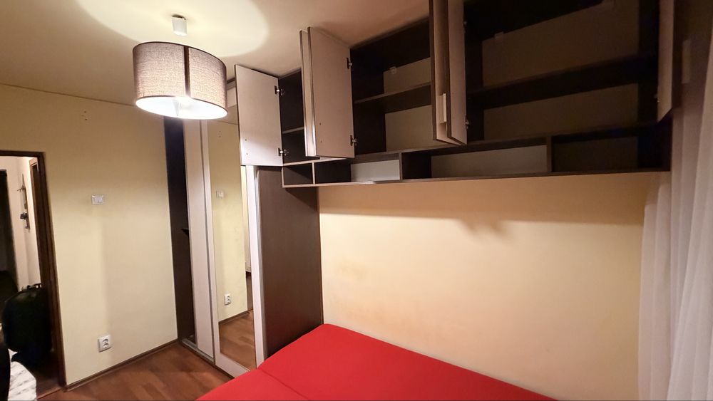 Set de mobilă dormitor/living - dulap, corp suspendat și canapea