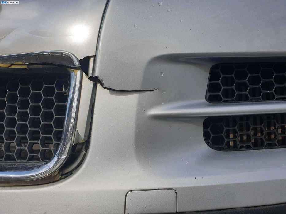 Bara Spoiler Fata cu Grile Inferioare cu Defect FARA Grila cu Emblema Volkswagen Touareg 7L FL Facelift 2007 - 2010 Culoare LA7W Reflex Silver Metallic [K8256]
