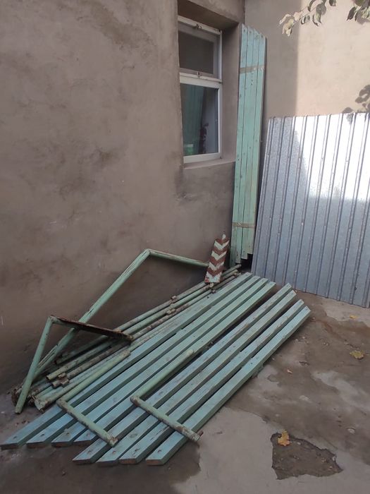 Беседка зеленого цвета