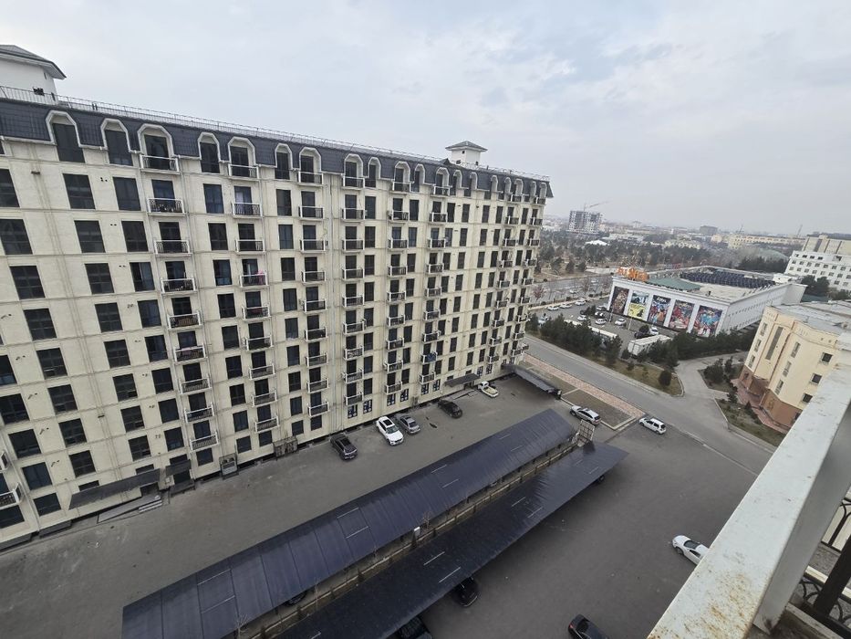 Fargona shaxar  media park oldida besh bola building da karopka sotila