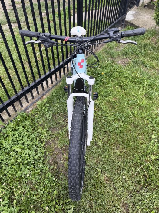 bicicleta cube electrica 29”