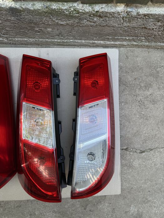 Vand lampi/stopuri spate Dacia Dokker 2013/2021